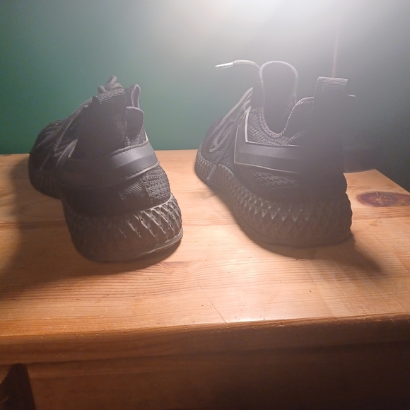 Pony shoes men, size 12, Pre-own, no box, in great condition. - Picture 3 of 4